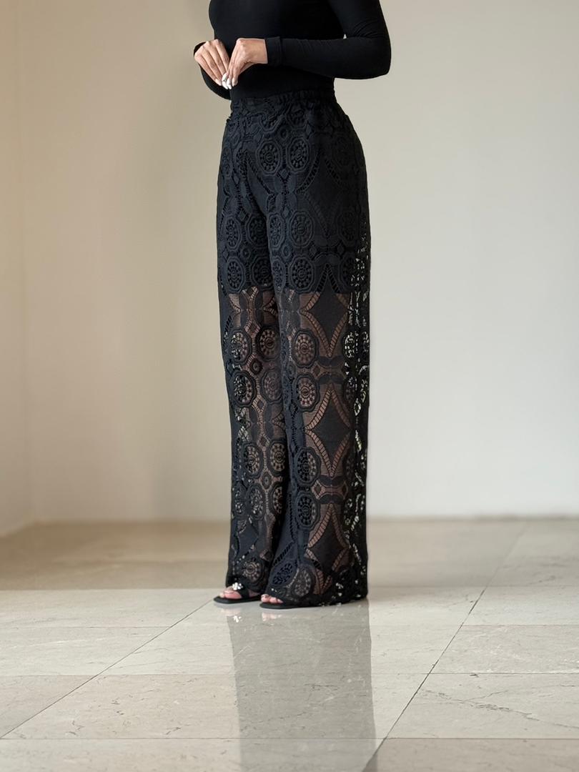 Hollow embroidered pants