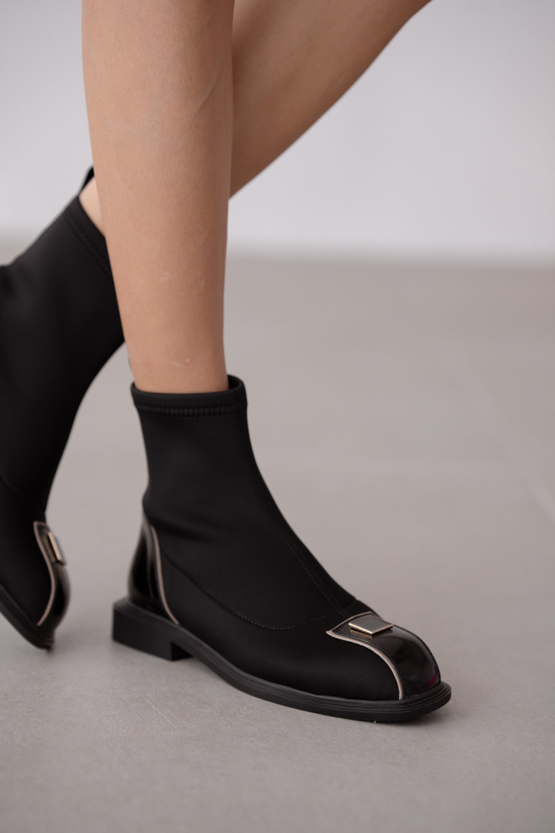 Snug Front Square Accessory Women's Stretch Boots