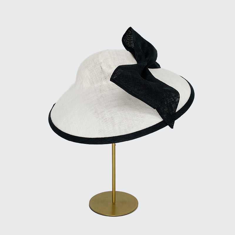 Fine straw sweep bell with large bow