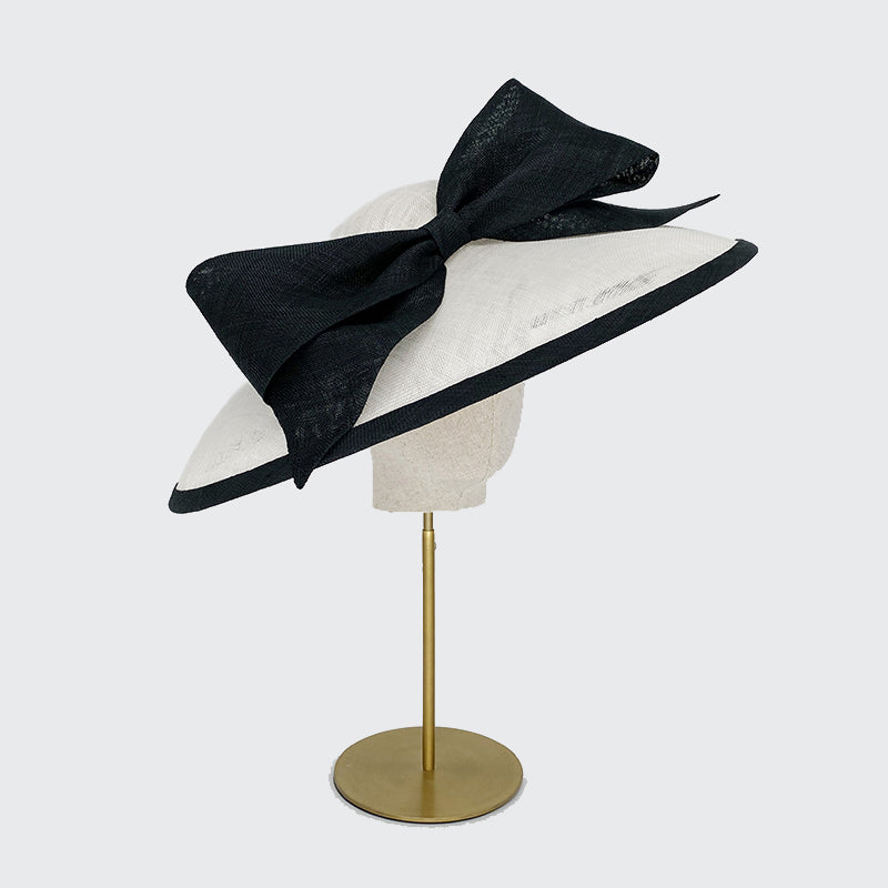 Fine straw sweep bell with large bow