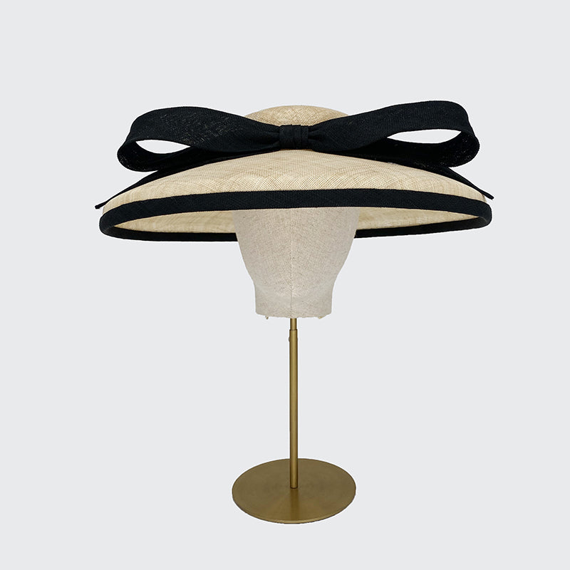 Straw cut through with bow