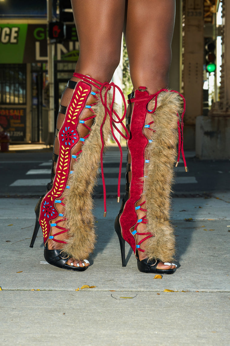 BLACK MULTI GLADIATOR STITCH AND FUR SANDAL