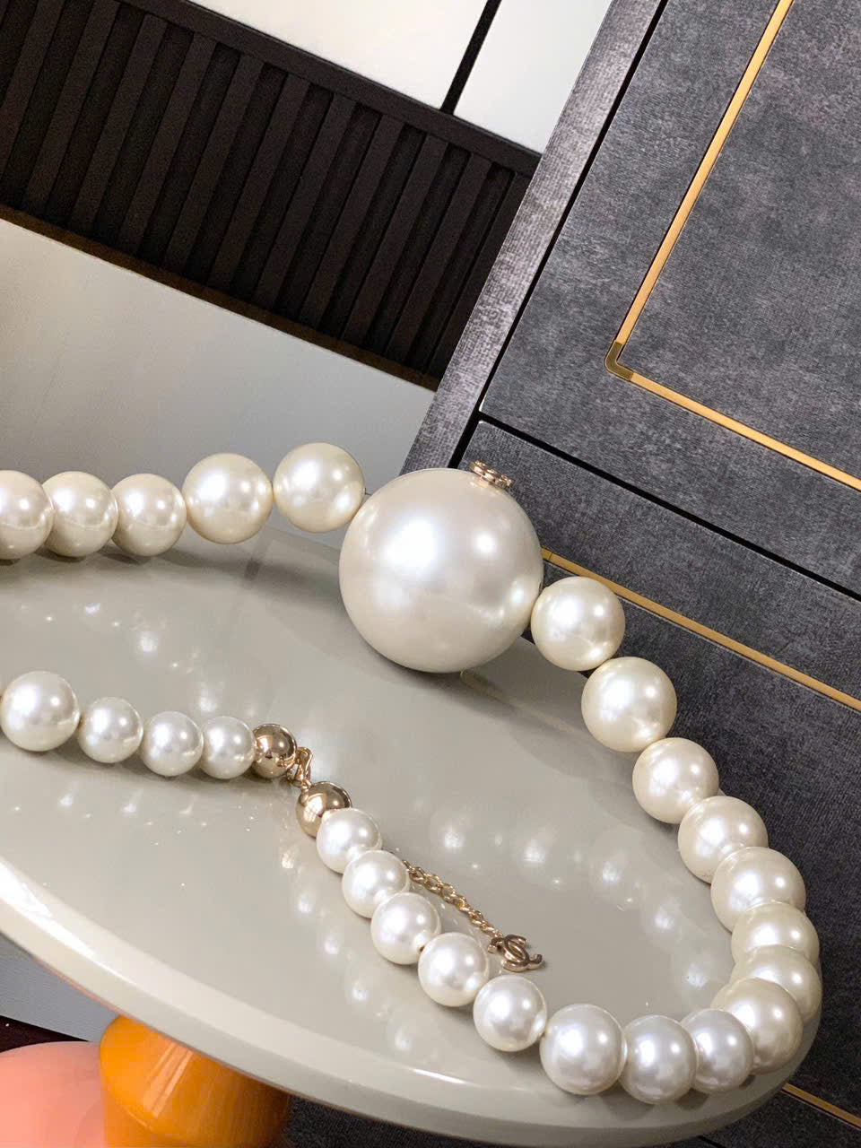 Pearl Necklace Hard Dinner Bag