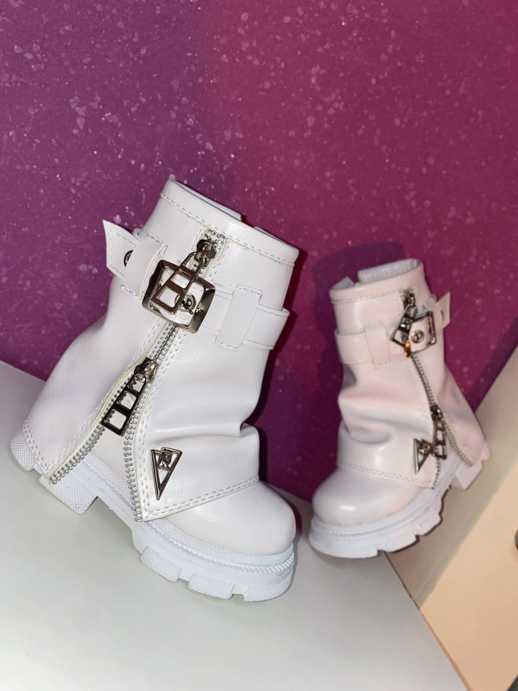 Classic zip ankle boots